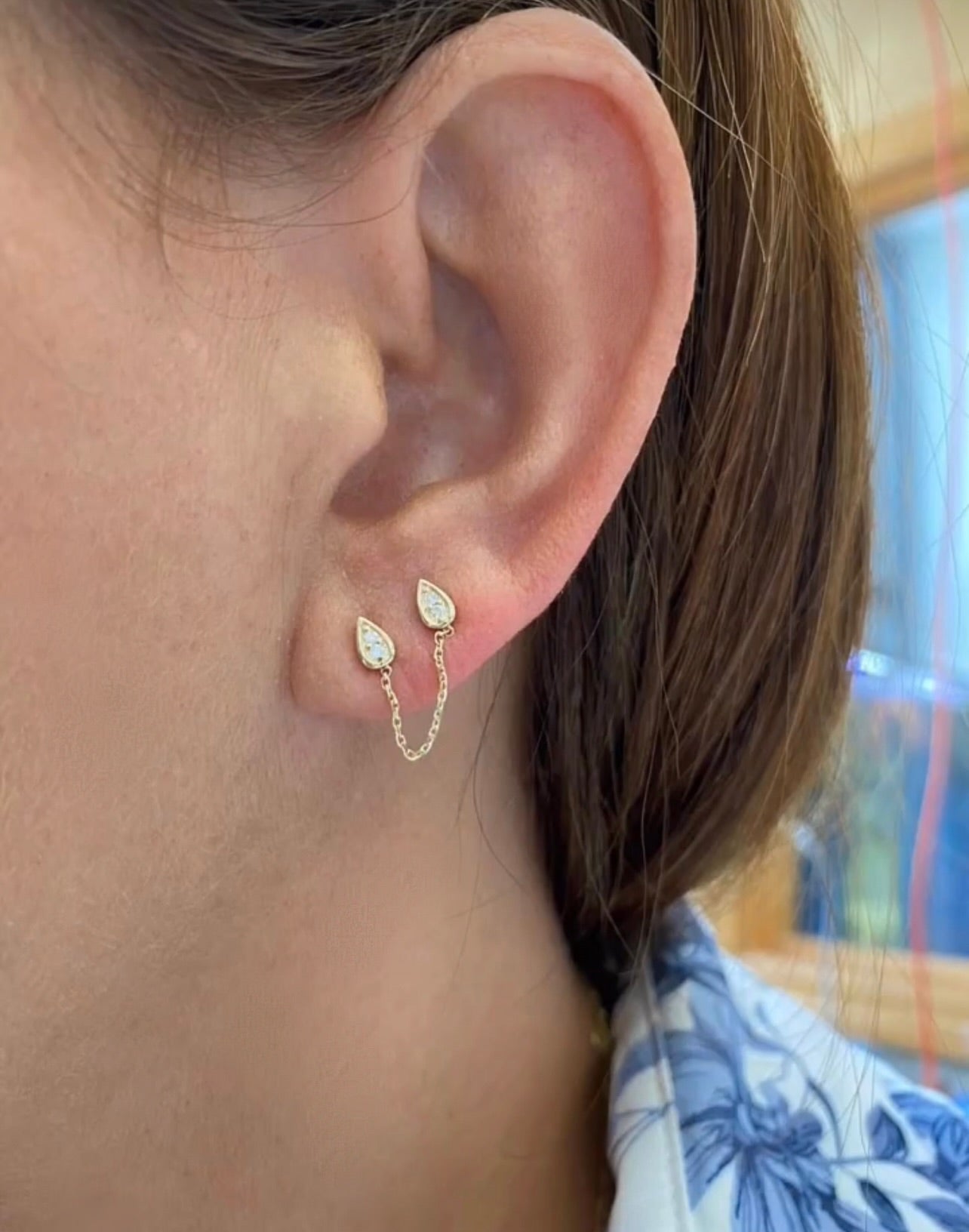 14k Gold Drop Diamonds Connecting Earrings