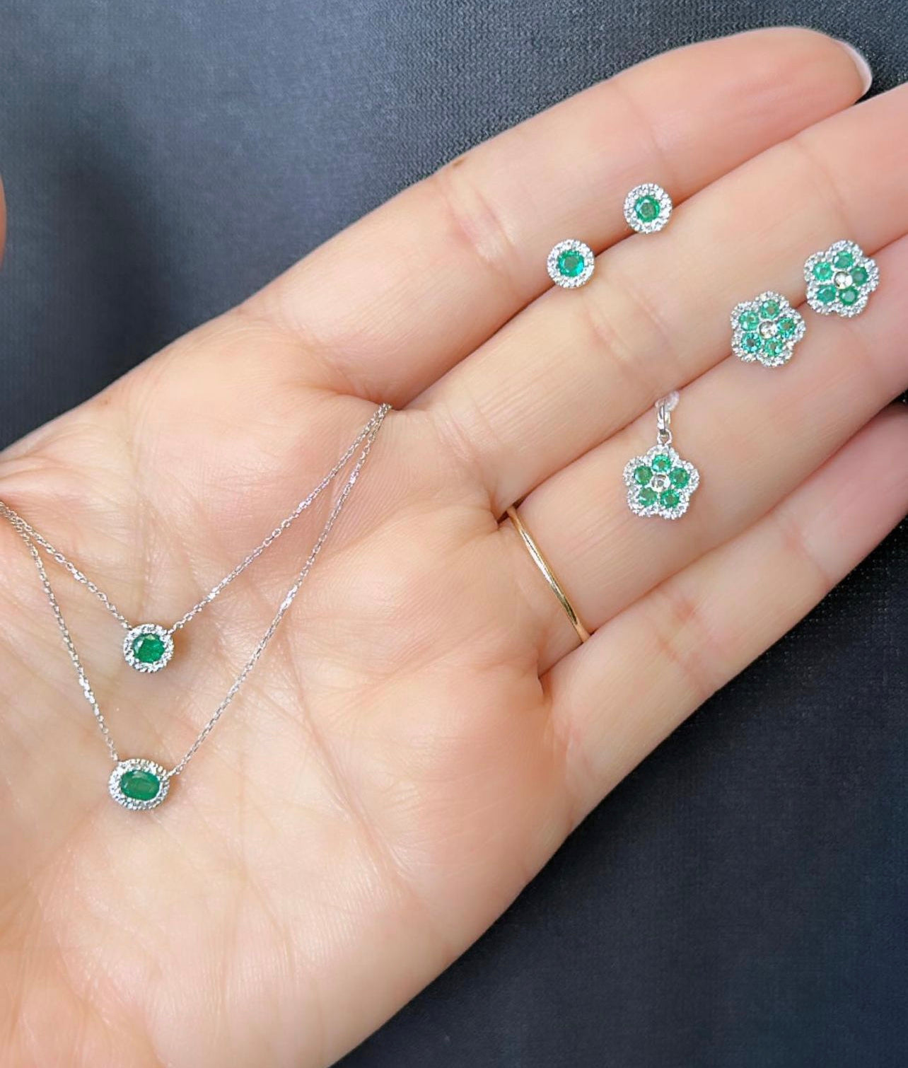 14k White Gold Emerald & Diamonds Flower Earrings