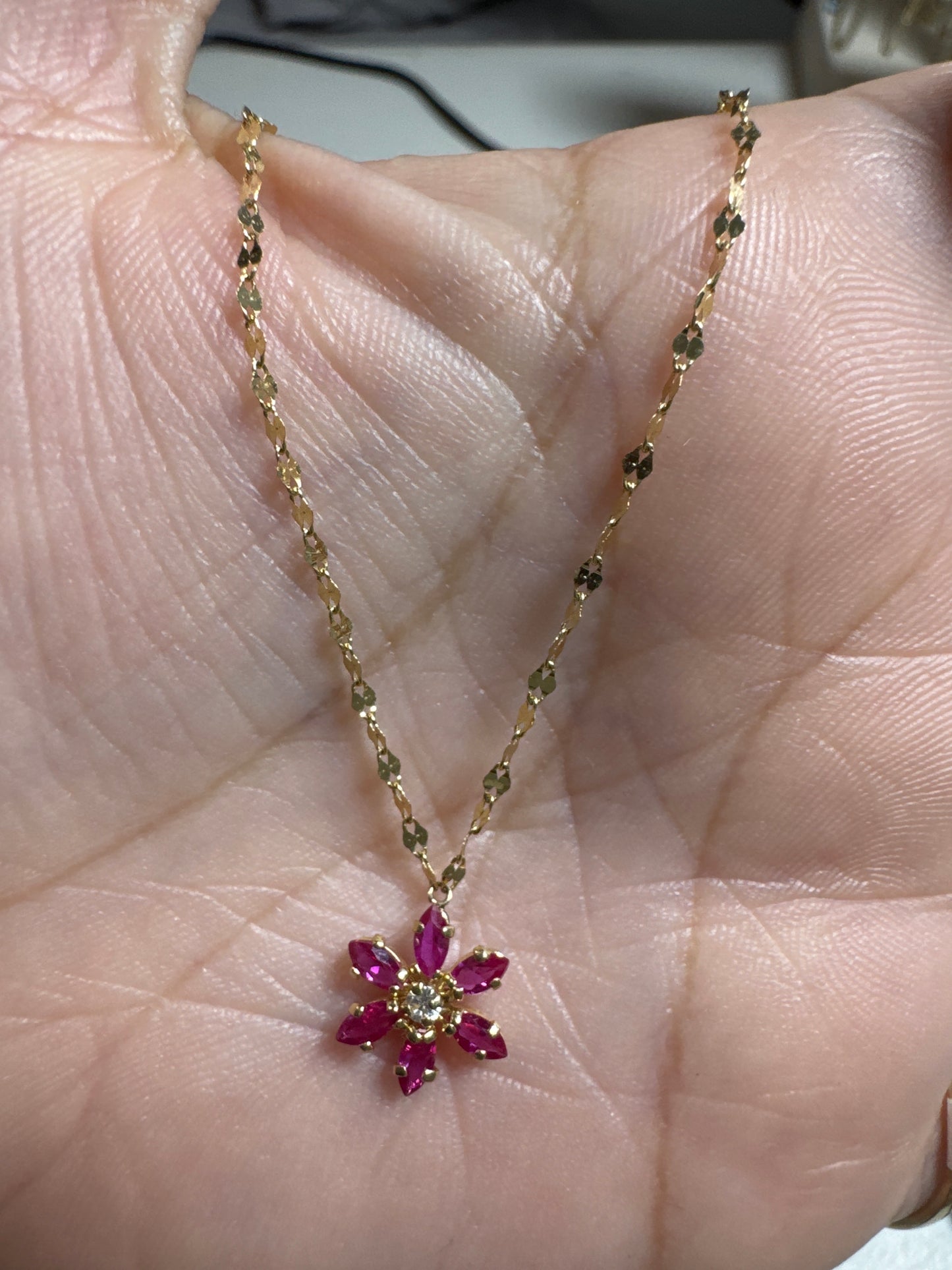 14k Mercedes Escobar