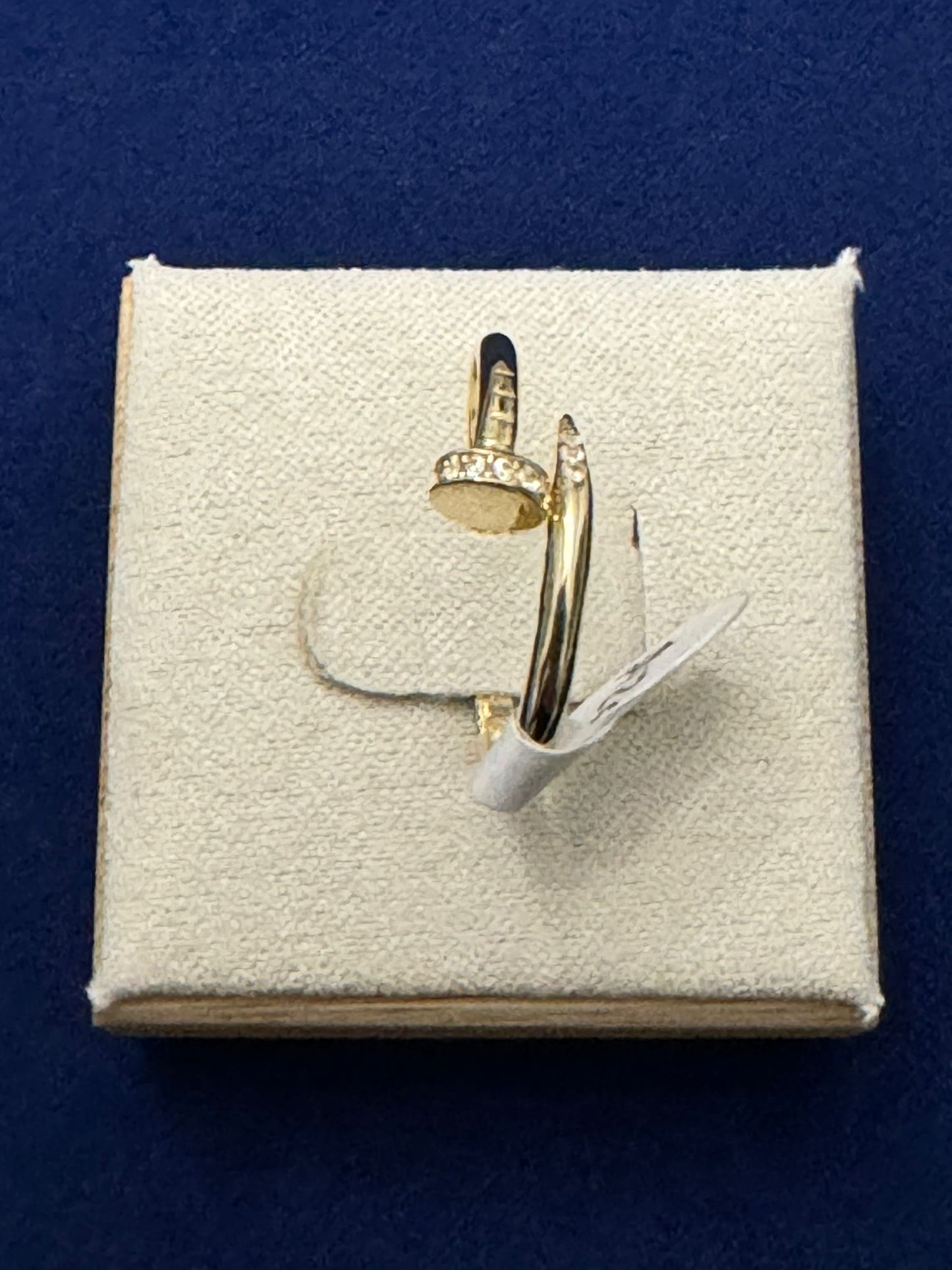 Anillo de clavo Yamilka