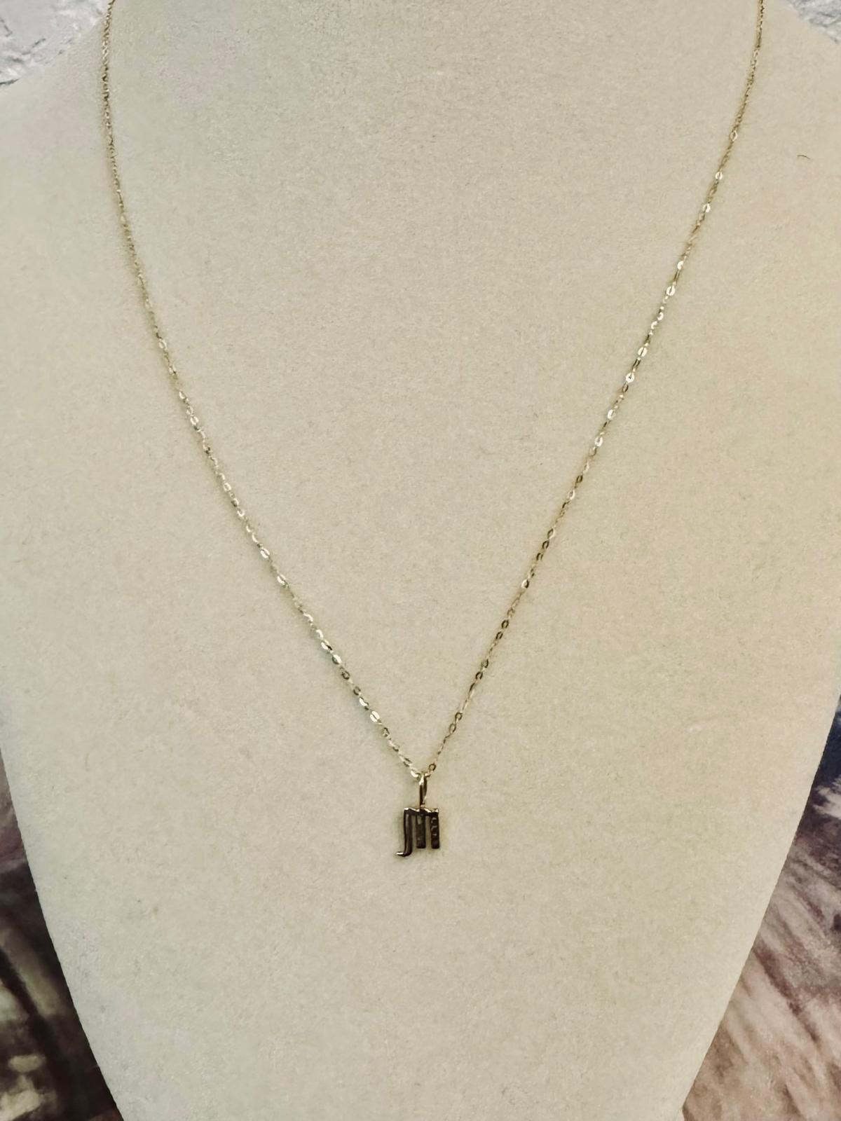 Cadena con dije LEO Lainette