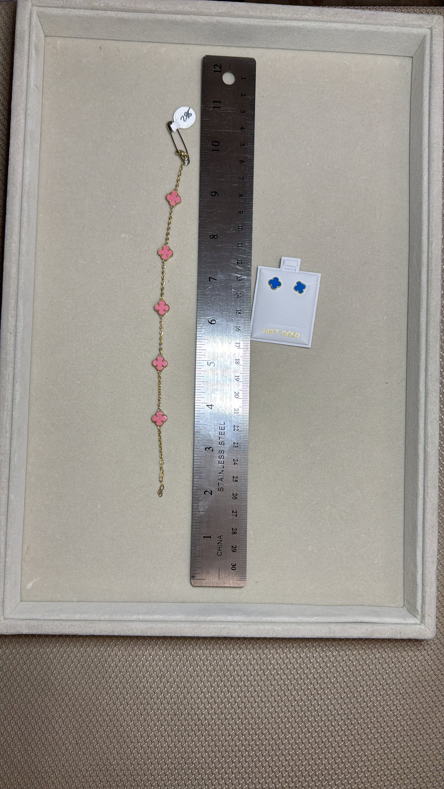 Pulsera y aretes Lolanda Ramírez