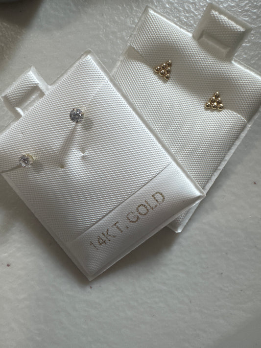 Flavia promotion 14K earring